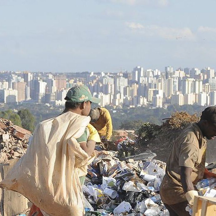 ‘Pelo menos 16 mil pessoas em situação de rua vivem da catação na cidade de São Paulo’