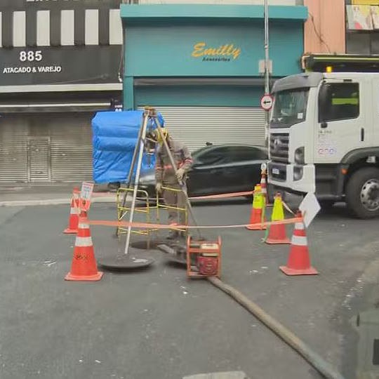 Comércios na 25 de março reabrem após apagão de segunda-feira (2)
