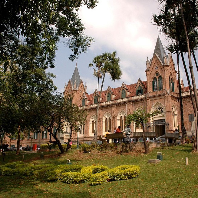 Pacientes da Santa Casa de Misericórdia de São Paulo enfrentam dificuldades para agendar consultas e exames