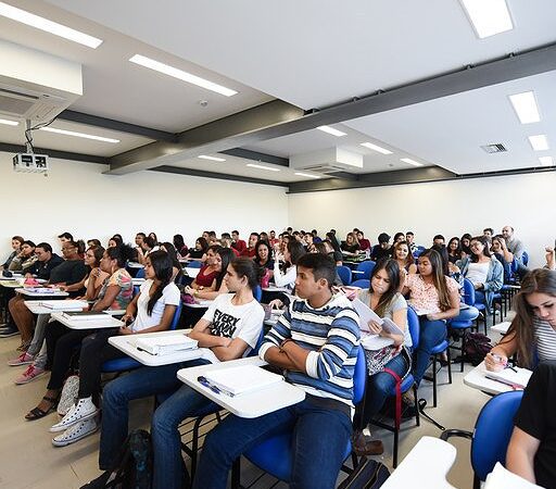 Vestibular Unesp 2025: prova da primeira fase acontece nesta sexta-feira (15)