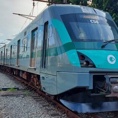 Passageira tem mal súbito e cai entre trem e plataforma em São Paulo