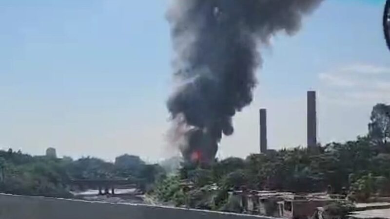 Incêndio na comunidade do Gato Preto, no bairro Bom Retiro (SP), é controlado