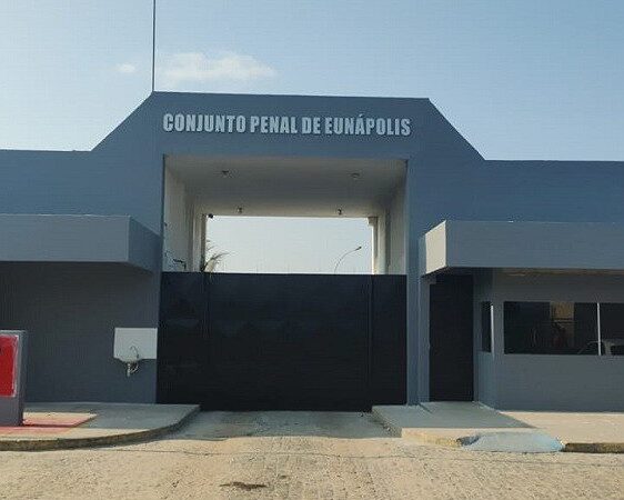 Dezesseis detentos fogem do Conjunto Penal de Eunápolis, na Bahia