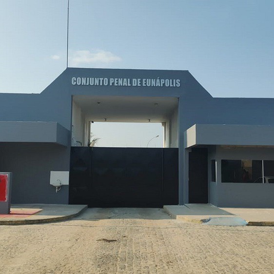 Dezesseis detentos fogem do Conjunto Penal de Eunápolis, na Bahia