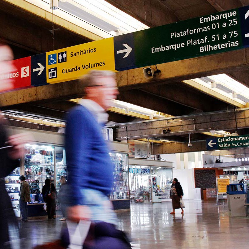 Movimento é intenso nos terminais de passageiros de São Paulo a um dia do Réveillon