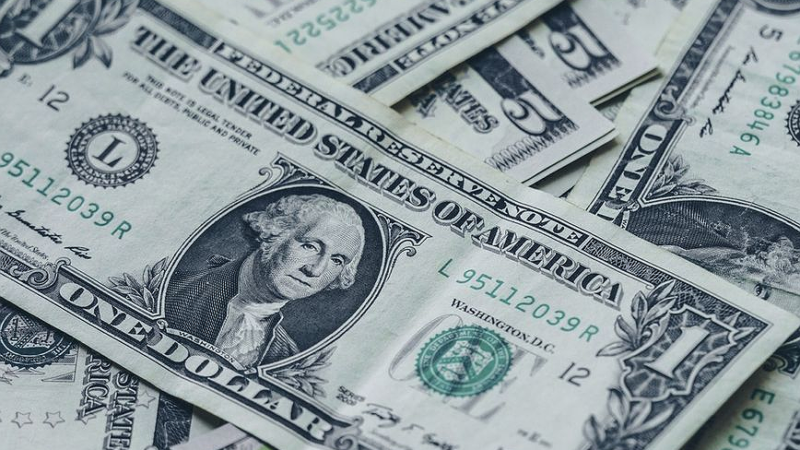 Como a alta do dólar afeta o dia a dia do brasileiro?