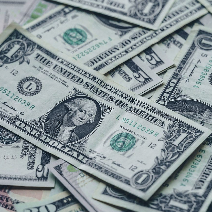 Como a alta do dólar afeta o dia a dia do brasileiro?