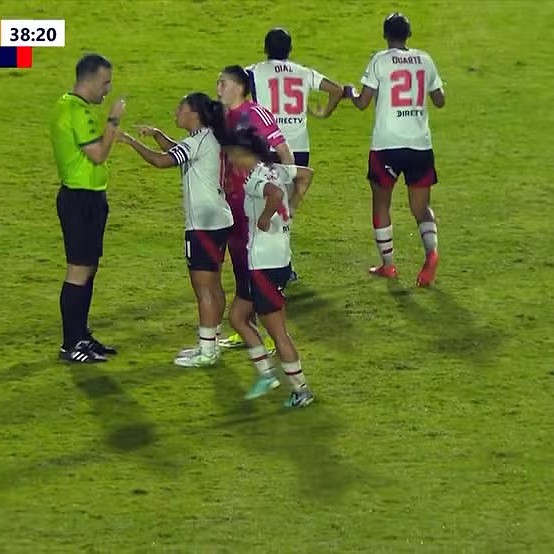 Justiça de São Paulo aceita denúncia contra jogadoras do River Plate por racismo