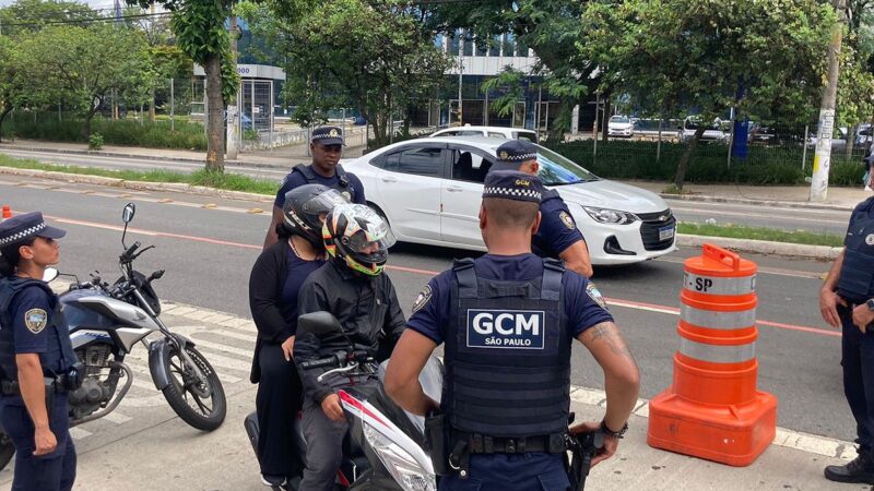 Prefeitura de São Paulo faz blitz contra serviço do 99 Moto