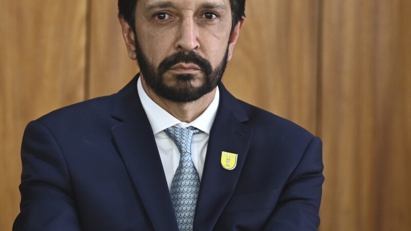 Nunes determina retorno de todos os servidores da prefeitura emprestados para outros órgãos