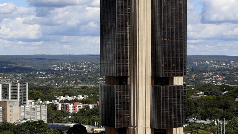 Banco Central faz dois leilões de linha que totalizam até US$ 2 bilhões para conter a escalada do dólar