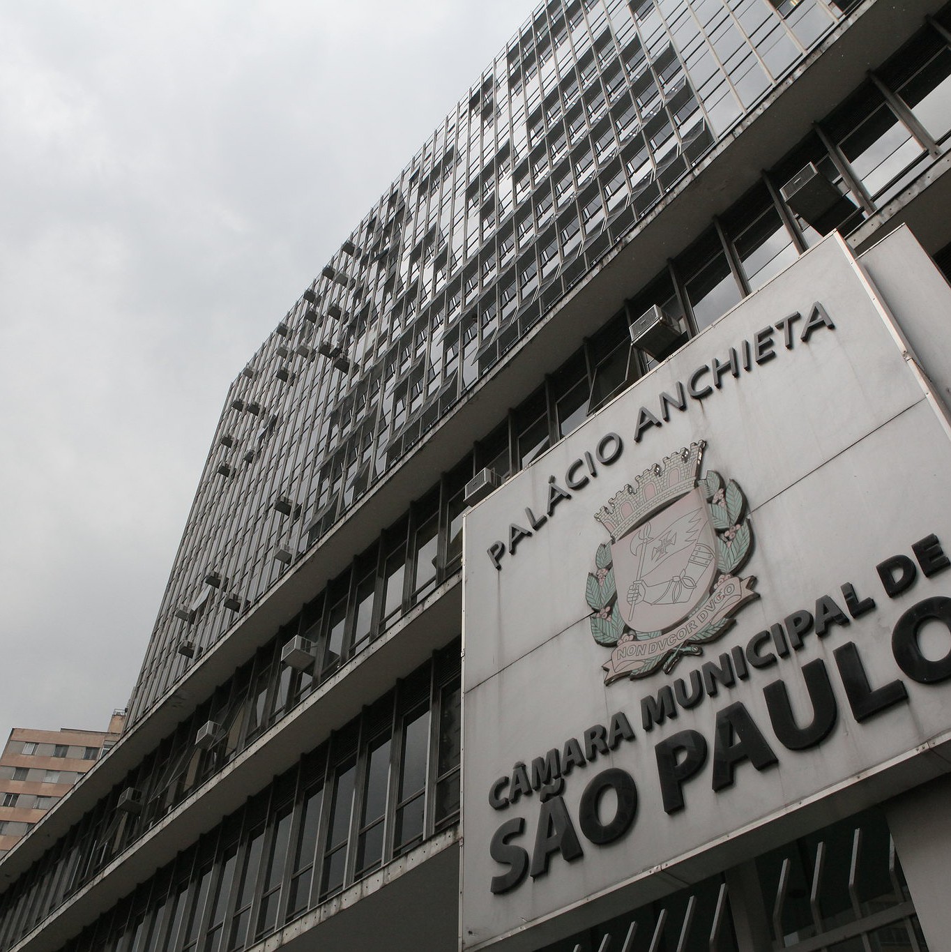 Câmara Municipal de SP vai retomar trabalhos com projetos sobre o transporte de passageiros por moto