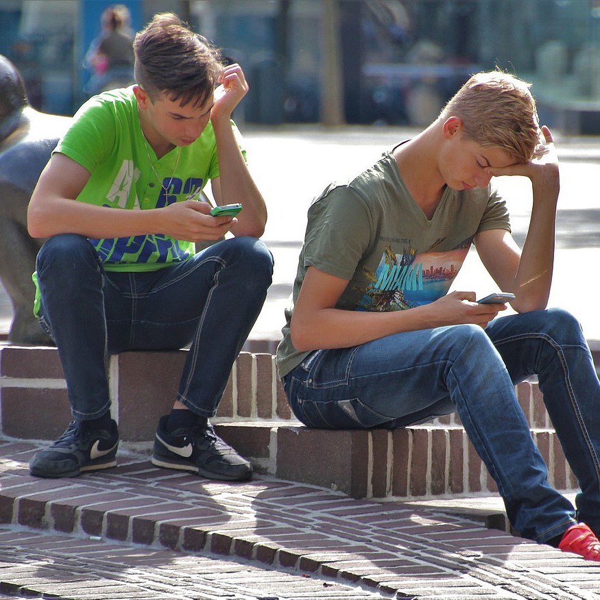 Especialista alerta sobre uso excessivo de celulares
