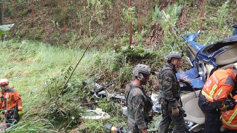 ‘Trabalhos encerrados, CENIPA inicia investigações’, anuncia Defesa Civil de SP sobre queda de helicóptero