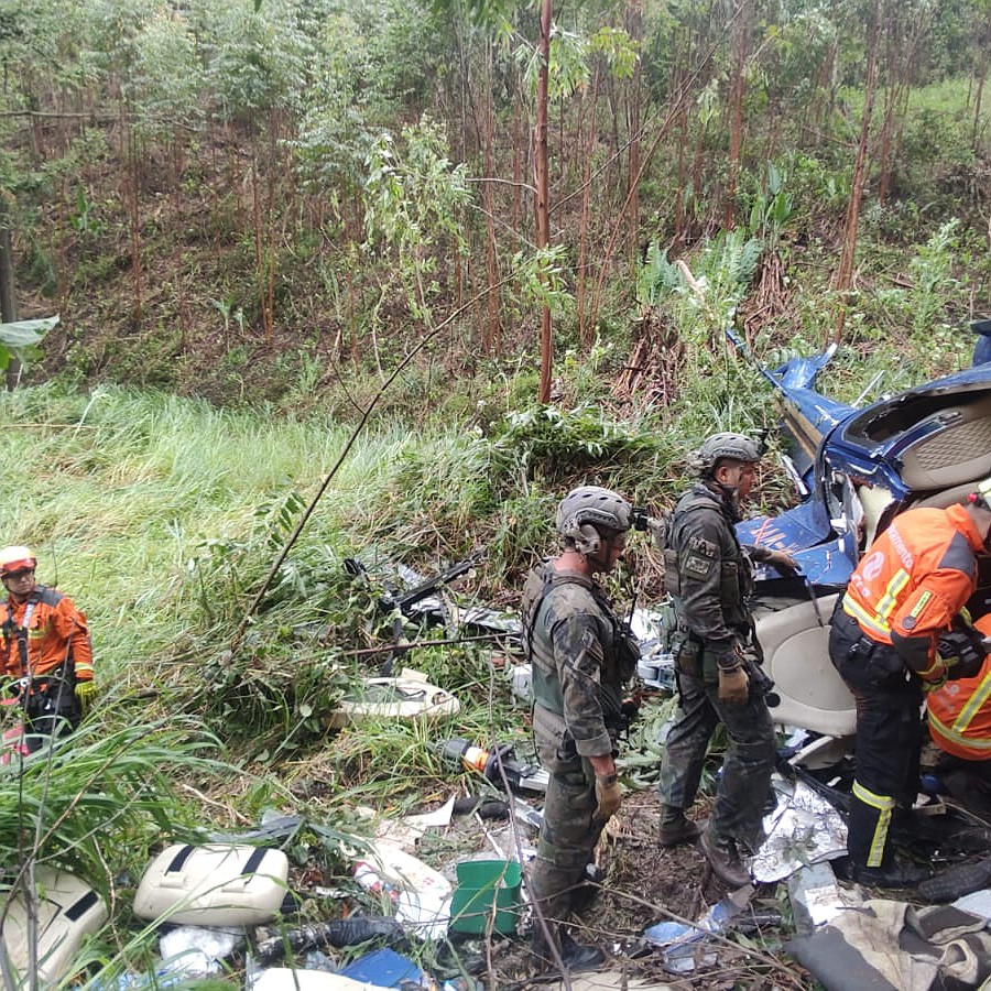 Capitã e sargento da PM explicam decisão de esperar dia clarear para fazer o resgate de helicóptero