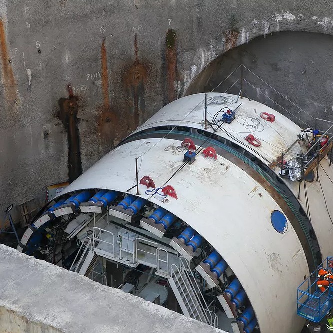 Tatuzão chega a futura estação Brasilândia do Metrô