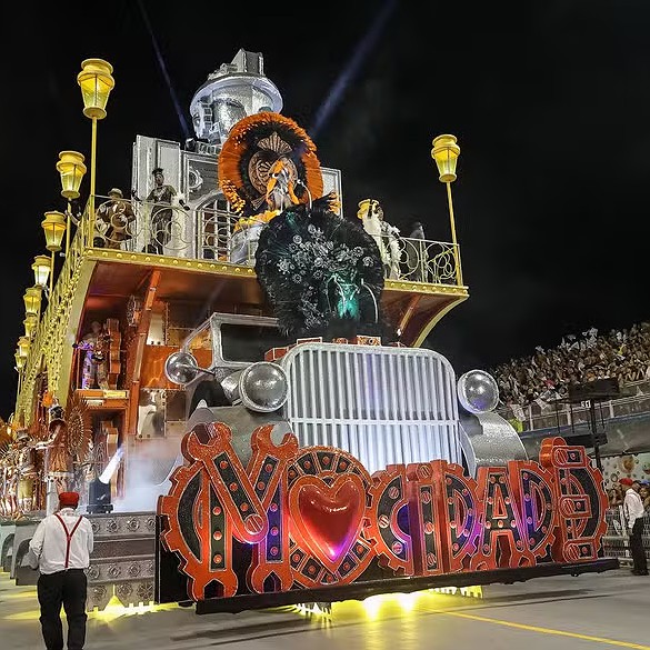 Mocidade Alegre busca tricampeonato em enredo sobre mandiga