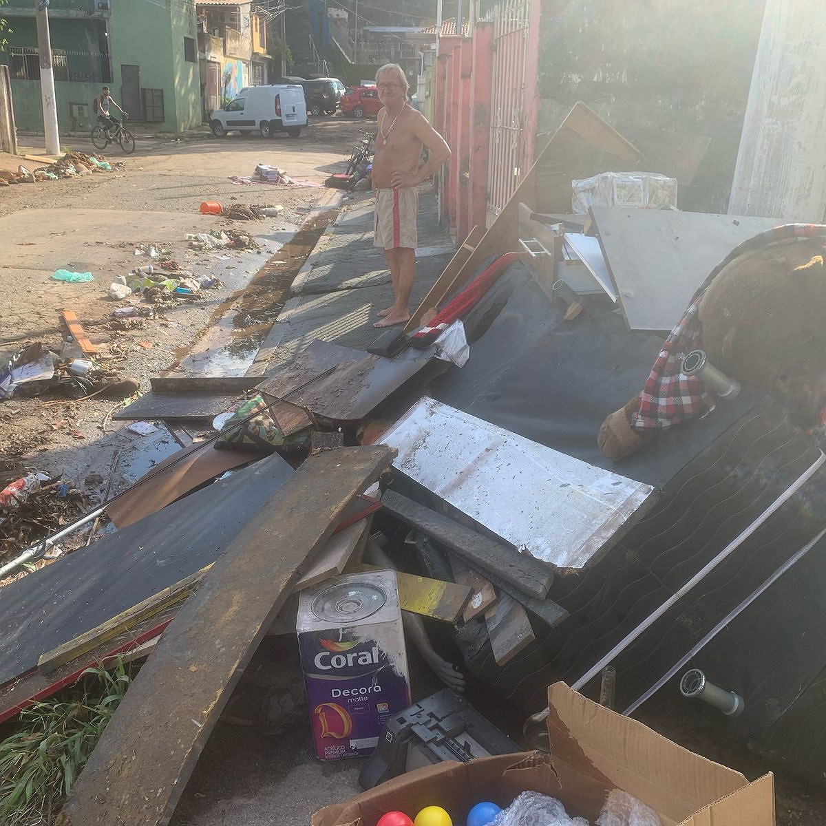 Moradores relatam diversas perdas após chuva que atingiu São Paulo na terça-feira (18)