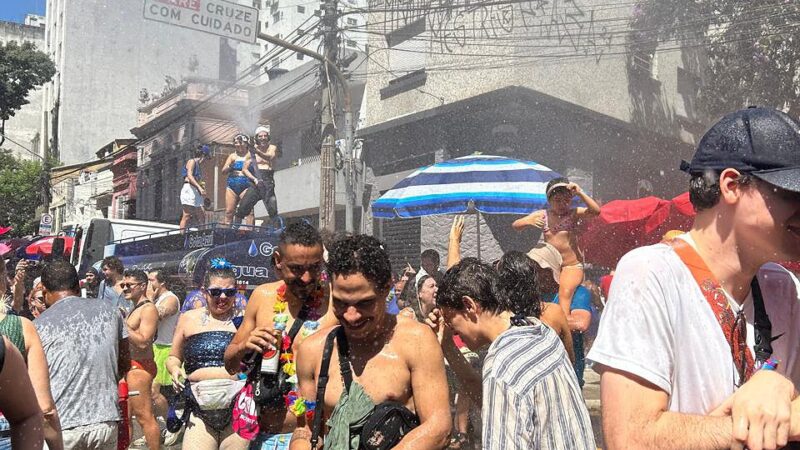 Mais de 300 pessoas foram presas durante o carnaval em São Paulo