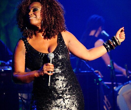 Paula Lima faz show ao lado de Luedji Luna, em São Paulo